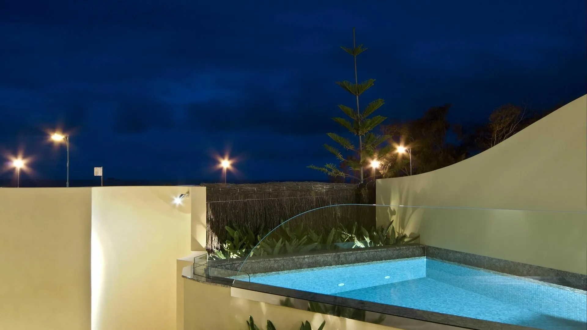 Beach Suites Byron Bay 4*,