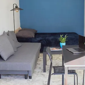 With Terrace And Sea View, 10 Min To The Apartment Nice