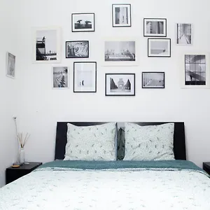 Fred's Guest Room, Vieuxport, Climatise, Friendly Homestay Marseille